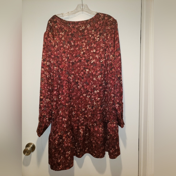 Addition Elle In Every Story Ruffle Flower Tunic Blouse - Picture 5 of 5